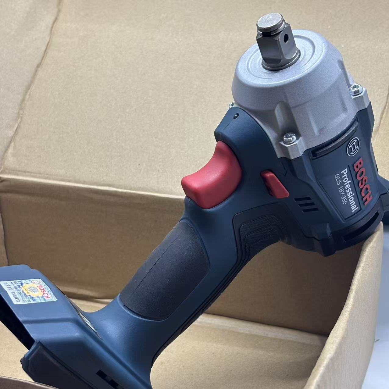 BOSCH GDS 18V-350 Cordless Imp - đánh giá và giá Torque Wrench